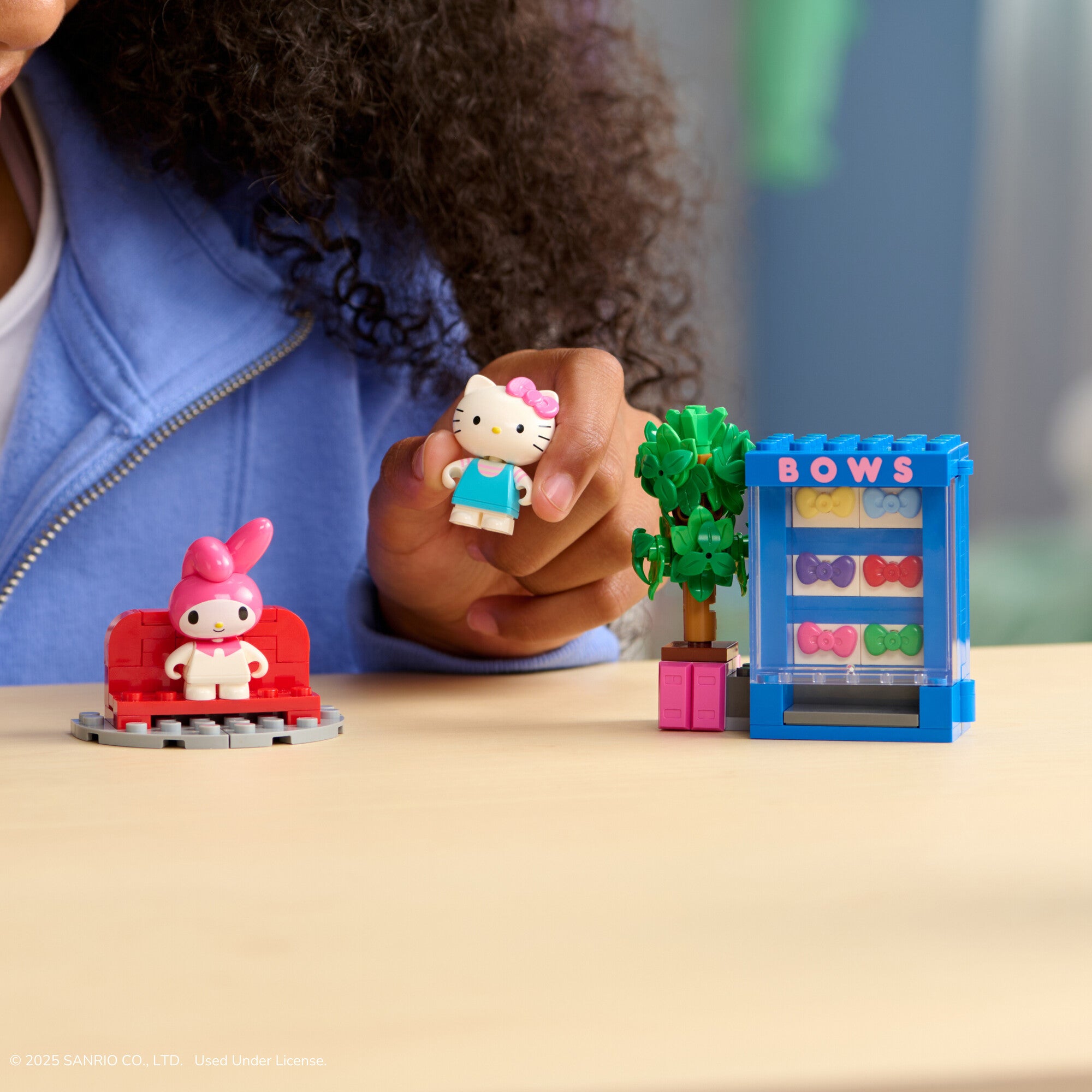 Hello Kitty and Friends Bow Vending Machine Building Set - Image 3