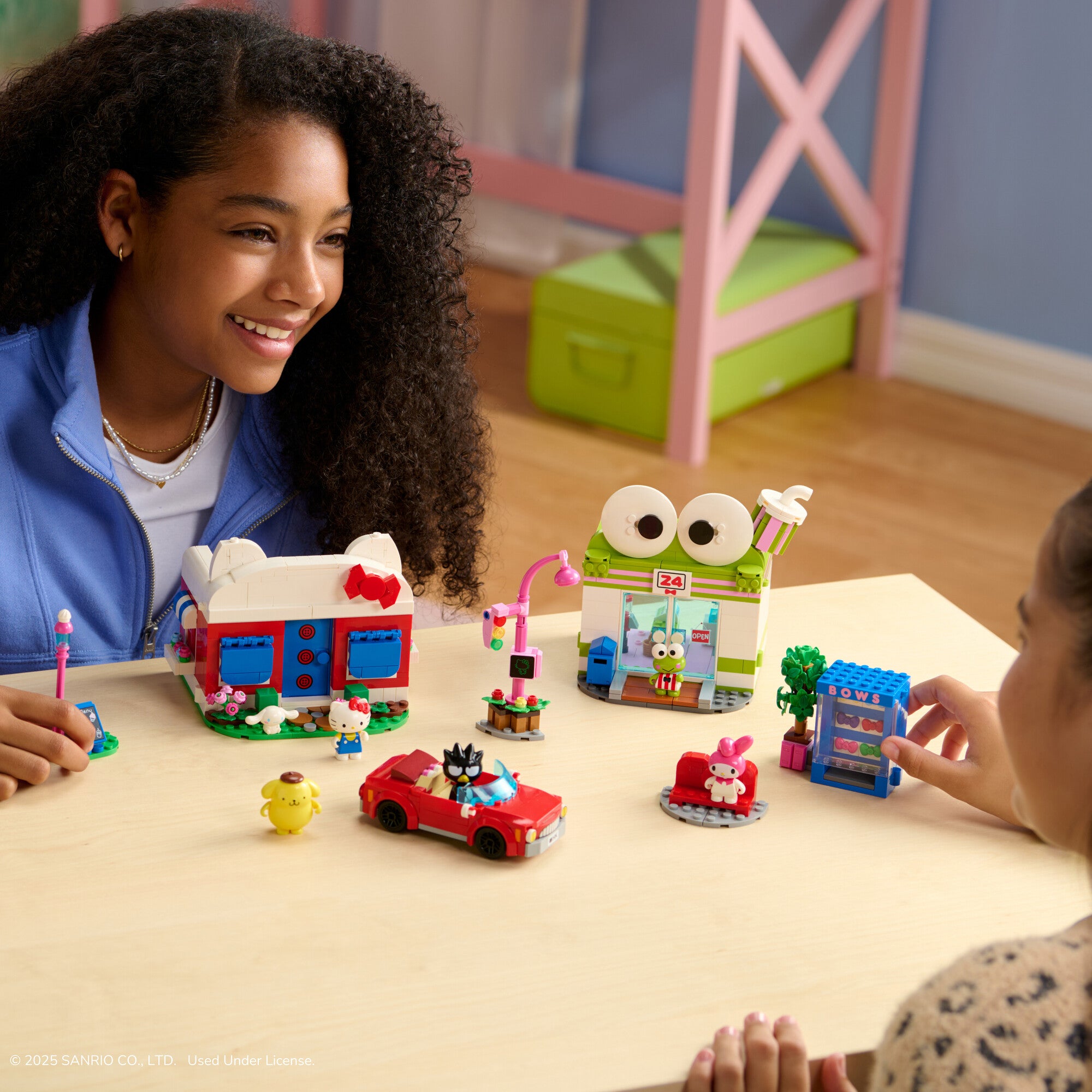 Hello Kitty and Friends Bow Vending Machine Building Set - Image 7